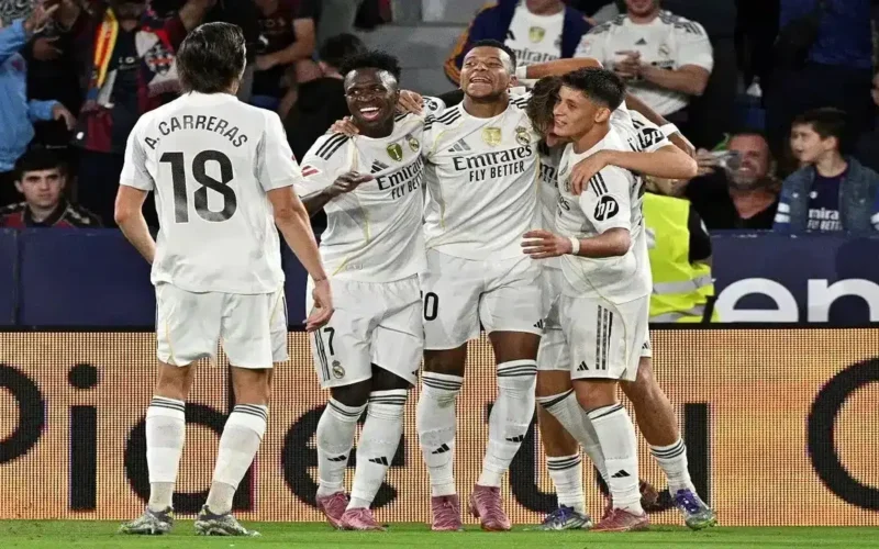 تحول أسطورة ريال مدريد ومانشستر يونايتد السابق إلى شيف عبر منصة تيك توك